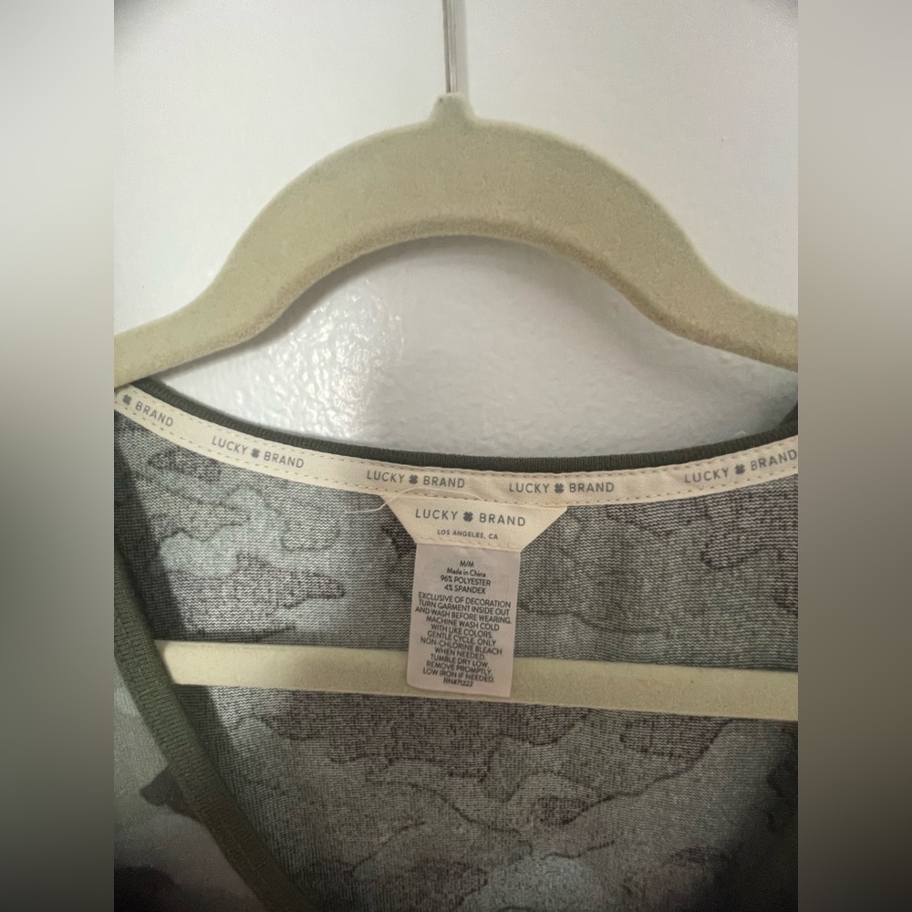 Pajama set bundle - Picture 2 of 5